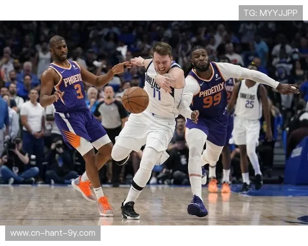 太阳与独行侠激战升级 双方明星球员强强对决引发关注