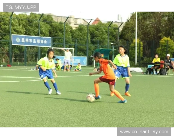 探寻足球运动员成长历程与赛场奋斗故事全面深度多角度精彩呈现