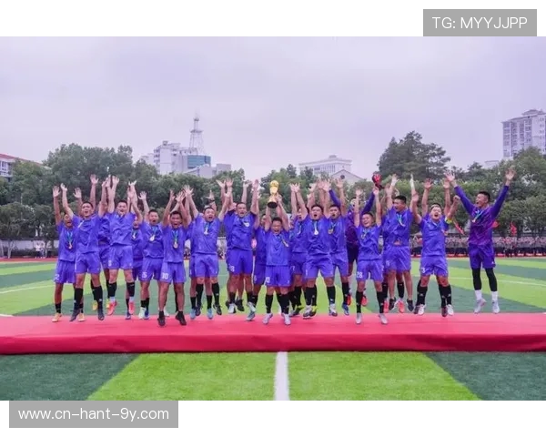 绿茵逐梦青春闪耀探寻足球激情与团队精神的无限魅力