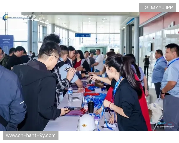 武汉飞盘队在世界街舞大赛中的精彩表现与成长历程全景回顾 武汉飞盘队在世界街舞大赛中的精彩表现与成长历程全景回顾