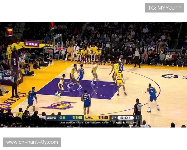 勇士与雷霆强强对决巅峰之战再起硝烟激烈角逐引爆全场激情 勇士与雷霆强强对决巅峰之战再起硝烟激烈角逐引爆全场激情